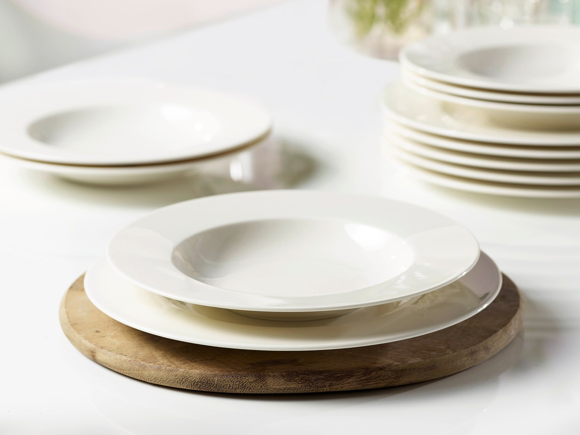 Likes. By Villeroy &amp; Boch Basic White 12-piece set for 4 people, consisting of: 4 dinner plates, 4 soup plates, 4 dessert plates