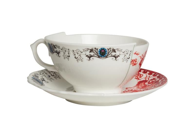Seletti Hybrid Teetasse mit Untertasse aus Porzellan