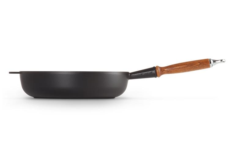 Le Creuset High frying pan in vitrified cast iron with wooden handle