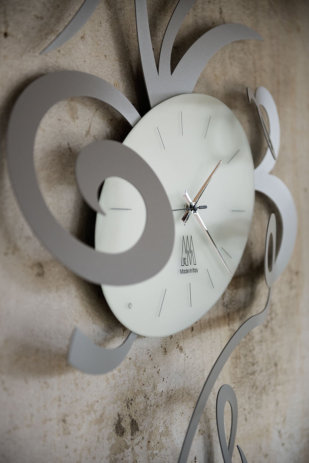 Arti &amp; Mestieri Robin whimsical small wall clock